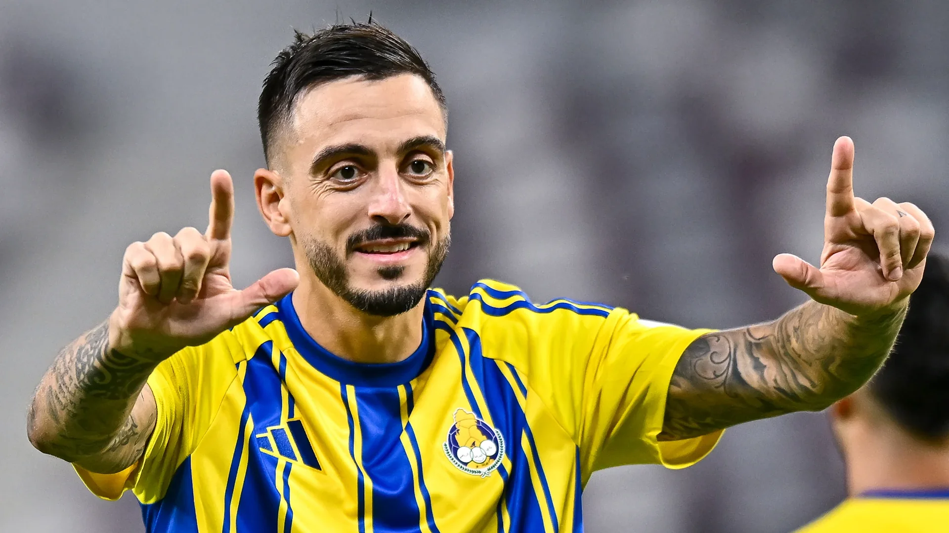 Joselu Mato reflexiona sobre su futuro deportivo en Catar ante el fin de su contrato con el Al-Gharafa este 2026 y los rumores de su regreso a LaLiga española, mientras sigue su andadura digital en YouTube y FansOrbit con Beiz Agency.