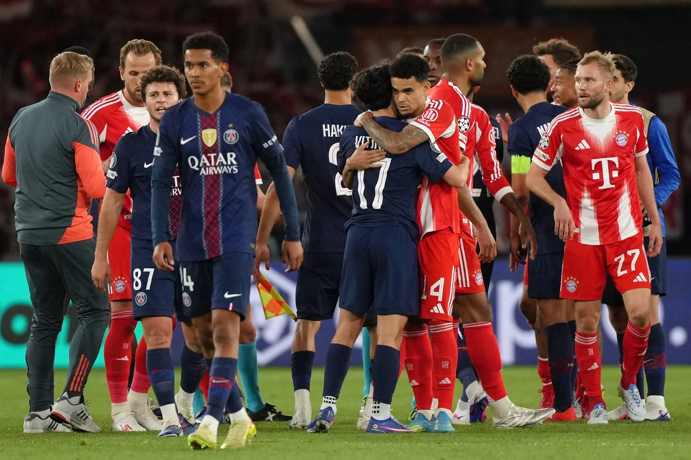 Bayern Munchen y PSG dieron un gran espectáculo en la ida de semifinales de la Champions League, un partido histórico que tú puedes replicar si ganas alguna de las Sony Playstation que regalamos de forma gratuíta.