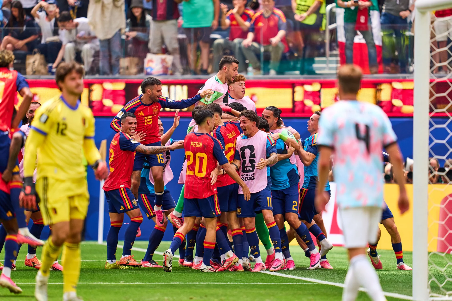Crónica del partido España-Belgica de cuartos de final y el desenlace de la ronda en el Mundial 2026, explicado por FansOrbit en su Hub del Torneo con juegos, retos y muchos premios gratis