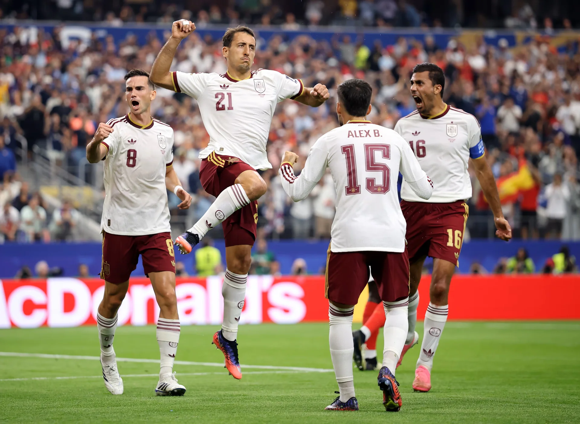 Crónica del partido España-Francia de semifinales y Previa del Argentina-Inglaterra de la misma ronda del Mundial 2026, explicado por FansOrbit en su Hub del Torneo con juegos, retos y muchos premios gratis
