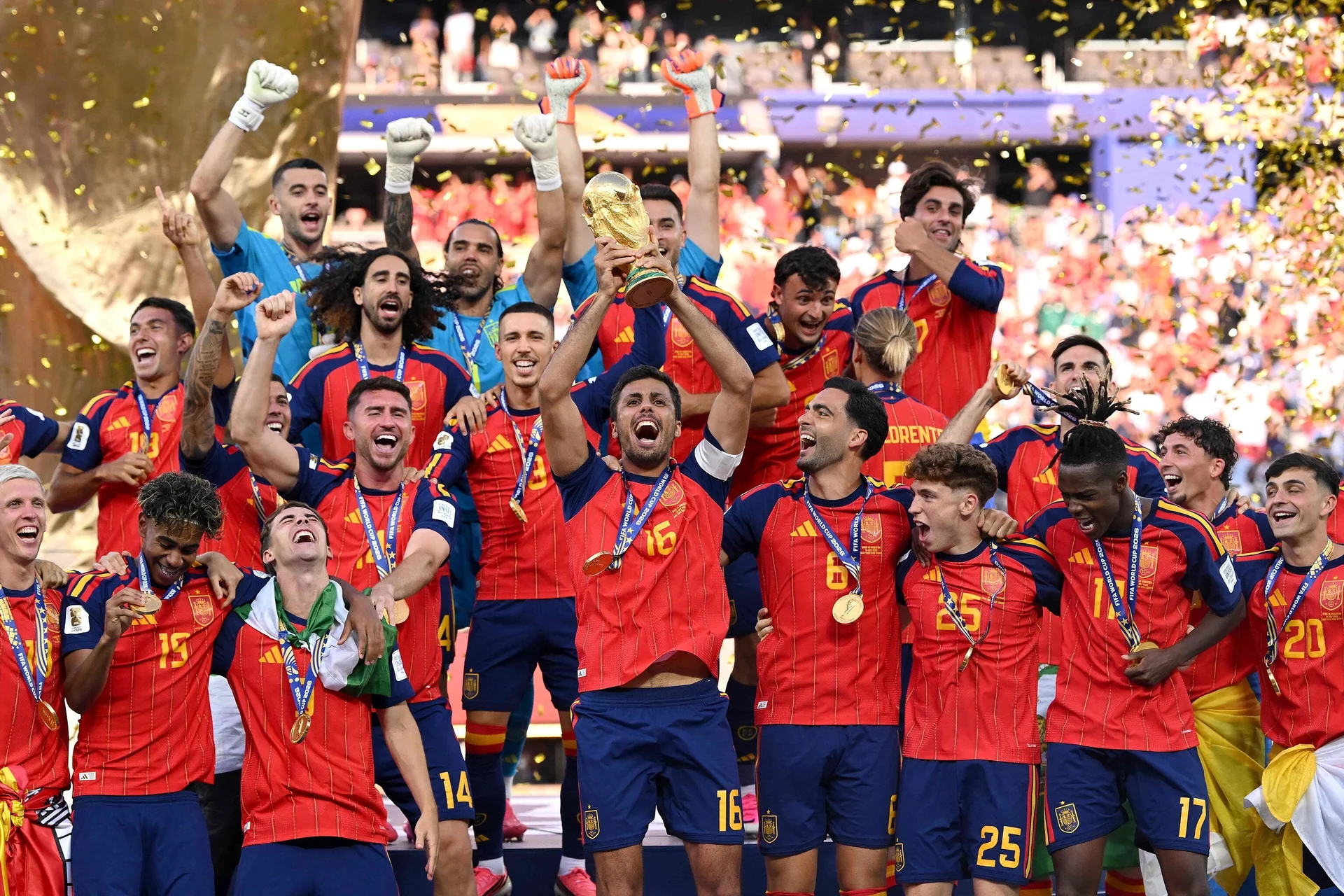 Crónica del partido Argentina-España, la gran Final del Mundial 2026, explicada por FansOrbit en su Hub del Torneo con juegos, retos y muchos premios gratis
