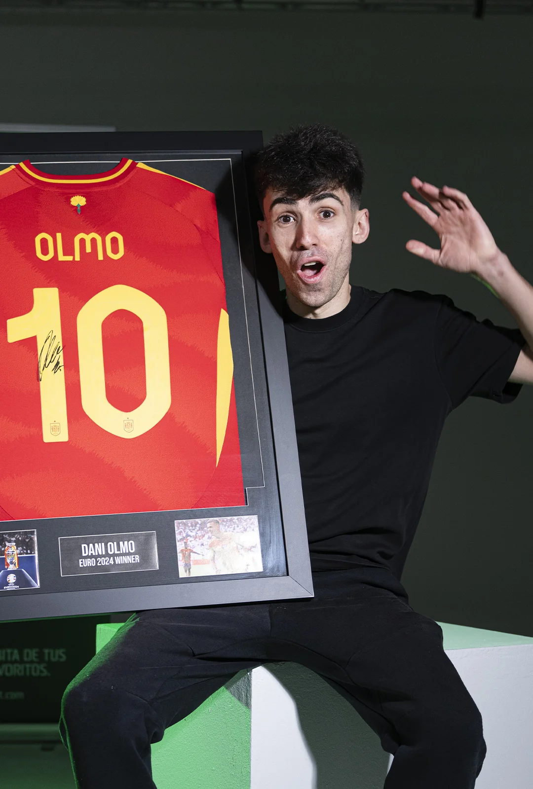 ¡CAMISETA DANI OLMO FIRMADA!
